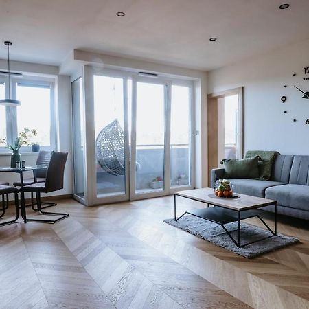 Minimalist Design Penthouse - Kosice Old Town Daire Dış mekan fotoğraf