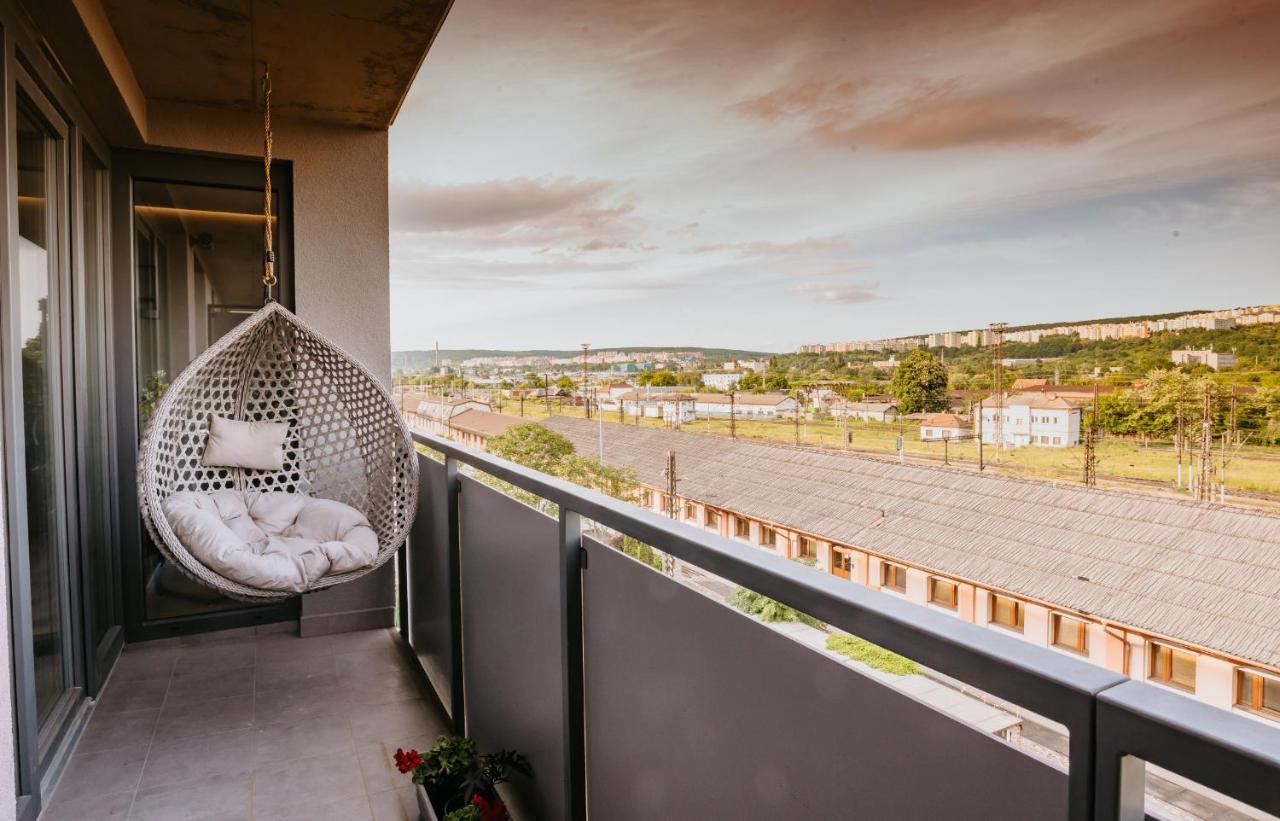 Minimalist Design Penthouse - Kosice Old Town Daire Dış mekan fotoğraf