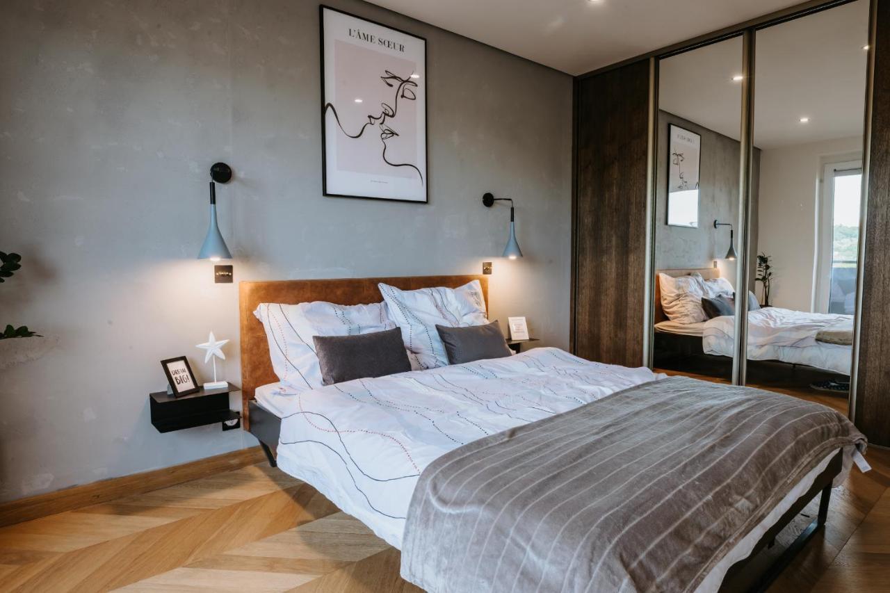 Minimalist Design Penthouse - Kosice Old Town Daire Dış mekan fotoğraf